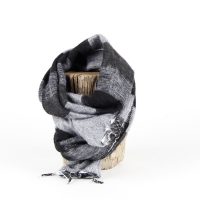 warme zachte sjaal of omslagdoek label25